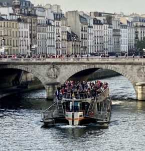 Cruise on Seine